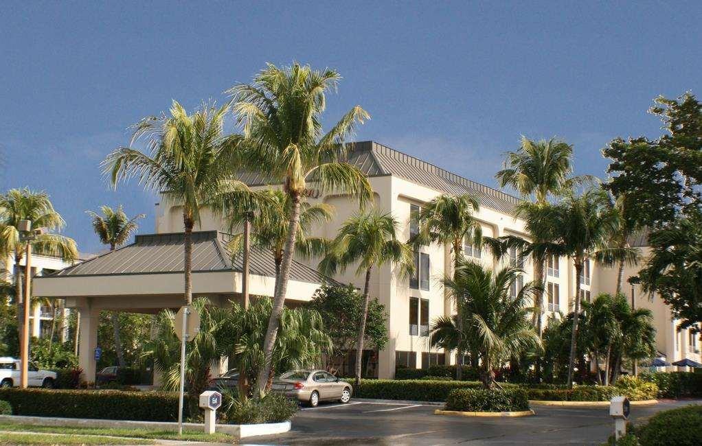 Hampton Inn Naples-Central Exterior photo