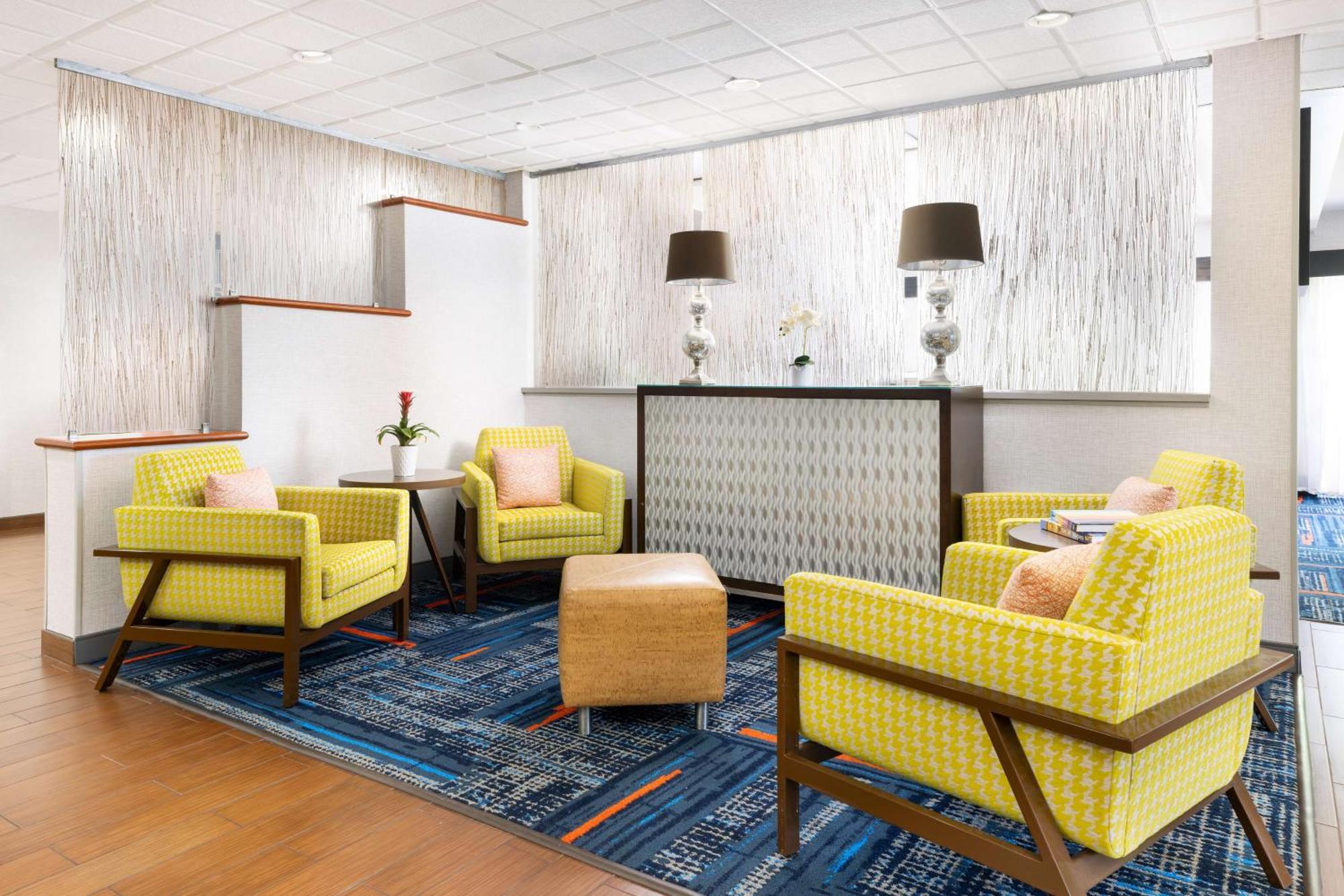 Hampton Inn Naples-Central Exterior photo